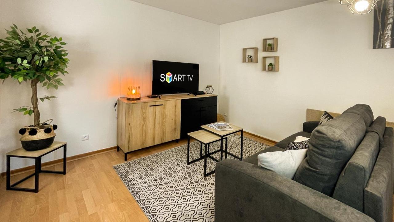 Homey Wood - New - Appartement Avec Une Chambre - Parking Prive Gratuit - Balcon Prive - A 5 Min De La Gare Pour Rejoindre Geneve Аннмасс Екстер'єр фото