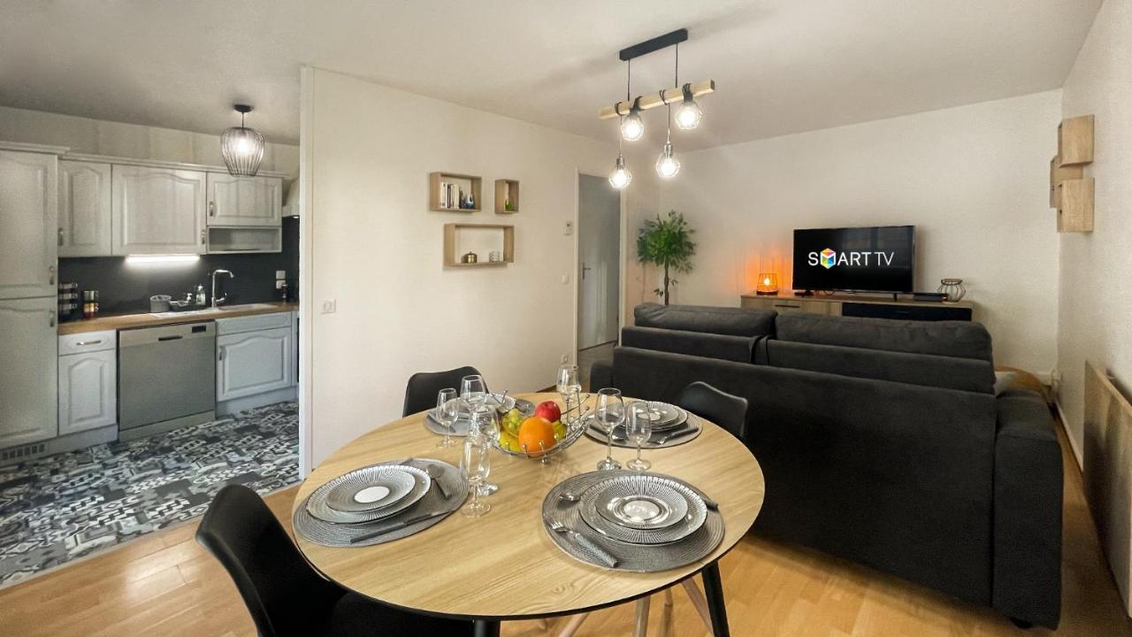 Homey Wood - New - Appartement Avec Une Chambre - Parking Prive Gratuit - Balcon Prive - A 5 Min De La Gare Pour Rejoindre Geneve Аннмасс Екстер'єр фото